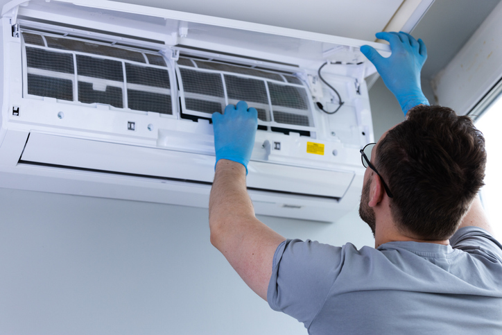 How AC Maintenance Services Help Catch Minor Problems Early